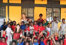 Being HIV Positive, Diagnosed with Cancer & Tuberculosis Has not stopped this Superwoman From Looking After 150 Kids in Slums